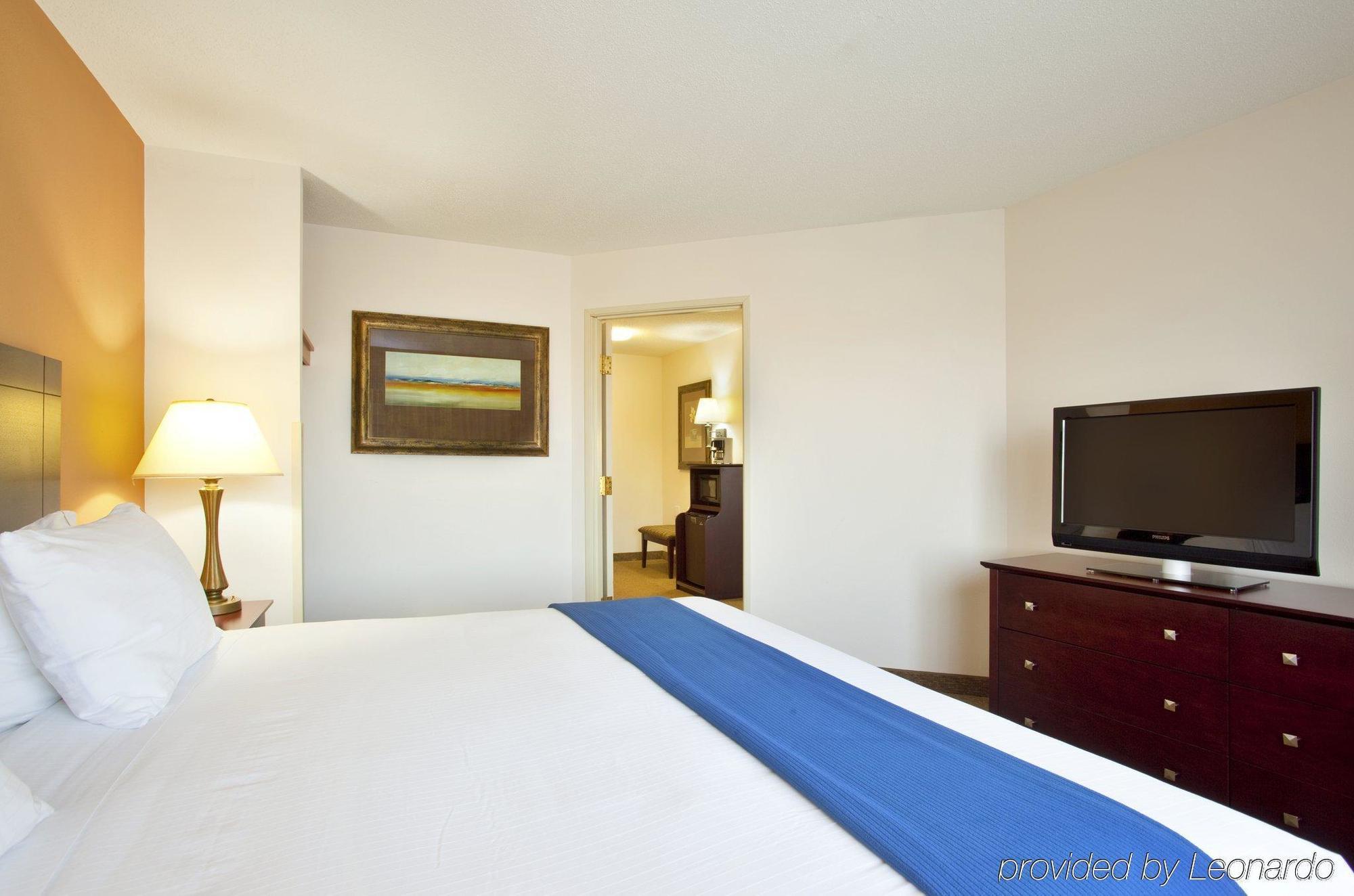 Holiday Inn Express Chicago Northwest-Vernon Hills By Ihg Szoba fotó